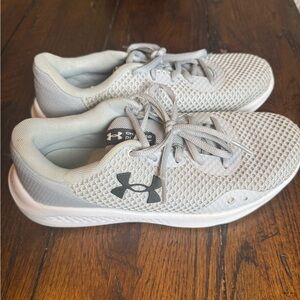 Under Armour Light Gray‎ Mesh Sneakers